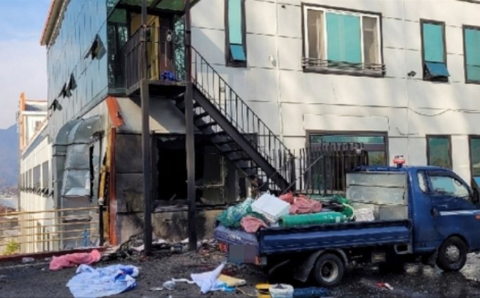 오늘 경기 광주 폭발 사고로 ‘에어컨 실외기’ 작업하던 아버지 사망...아들은 화상