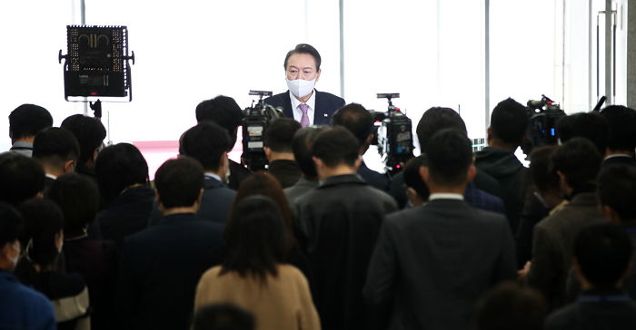 대통령실 출입기자단, ‘MBC 전용기 배제’ 공동대응 결정