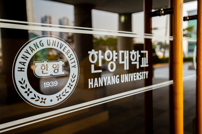 “한양대 교수님 보고 배워라” 서강대·성균관대 예비군 논란에 극찬받고 있는 교수님의 정체