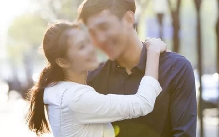 ‘명품백’ 선물 받은 남친 엄마가 여행 기념품으로 ‘호박엿’ 3개를 줬습니다 (+남친 반응)