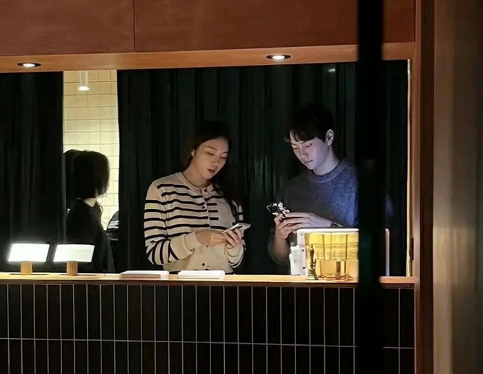 오늘(12일) 카페 알바 예고했던 ‘환연2’ 정현규, 진짜 등장했다...함께 온 여성의 정체