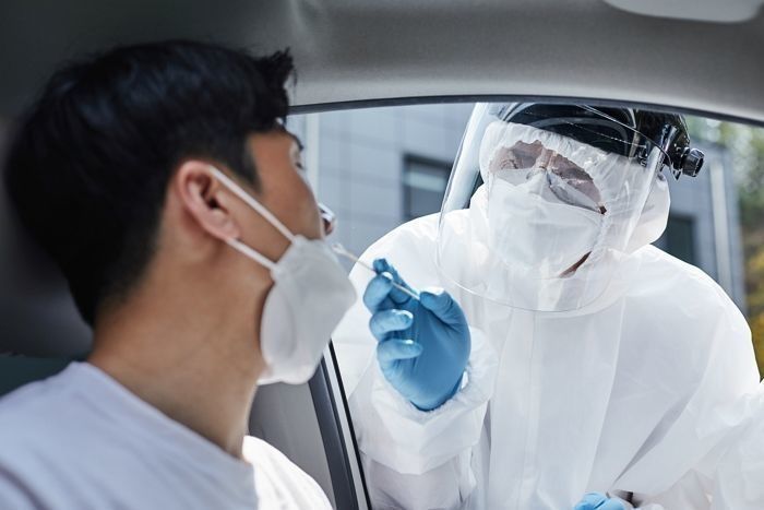 한국, 인구 대비 코로나 확진자 세계 1위 기록