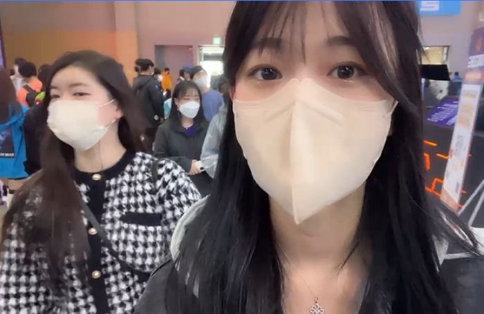 부산 지스타 놀러와 생방송 중 ‘이것’ 벗어버린 문월...현장에 있던 사람들 난리 났습니다