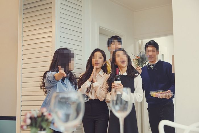 부부 동반 여행서 잠자던 ‘동료 아내’ 성폭행한 30대...기억 안 난다고 우겨 ‘이런’ 형량 받았습니다