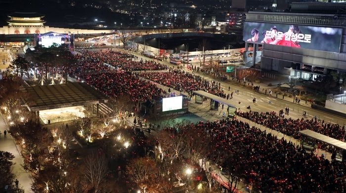 “대한민국”...4년 만의 거리 응원에 1만 5천 붉은 악마 모인 광화문 실시간 상황