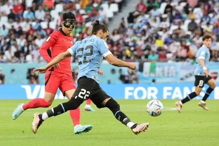 한국, 강호 ‘우루과이’ 상대로 무승부...월드컵 첫경기서 승점 1점씩