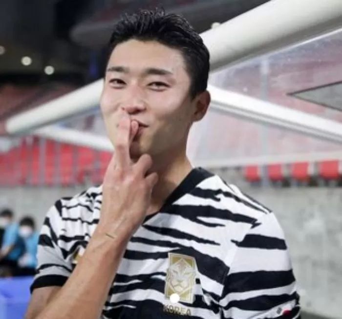 잘생김 하나로 인스타 ‘팔로워 30만’ 돌파한 조규성...갑자기 ‘이 사람’이 주목 받고 있습니다