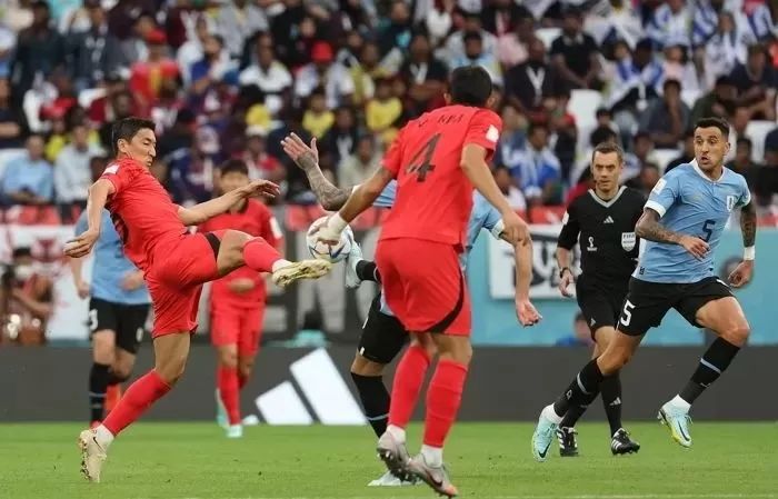 “100만원 vs 대한민국 월드컵 우승”...누리꾼들 선택은 이랬습니다