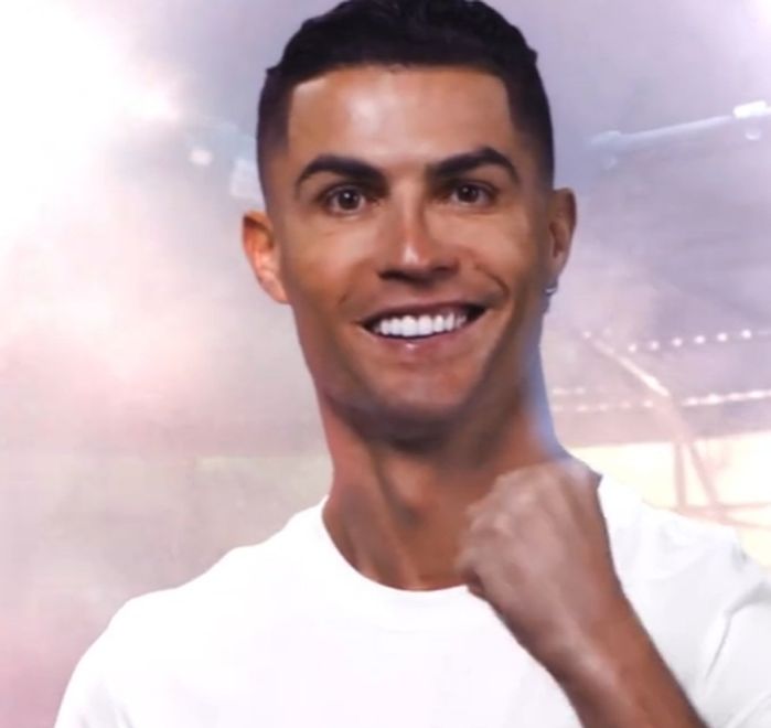 “호날두한테 DM으로 배리나 사진 80장 보냈다가 결국 ‘차단’당했습니다”