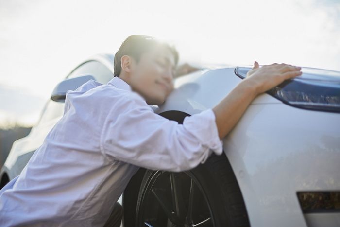 2억짜리 벤츠 S클래스 ‘반값’에 사서 좋아했는데, 알고보니 ‘침수차’였습니다