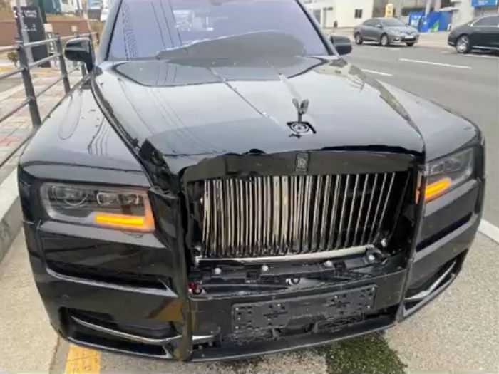 “도로 한복판에서 급정거한 모닝 때문에 10억짜리 롤스로이스 수리센터 들어갔습니다”