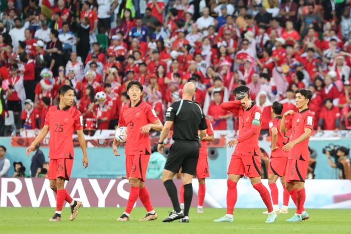 한국, 순식간에 가나에게 2골 허용...0-2로 전반전 마무리