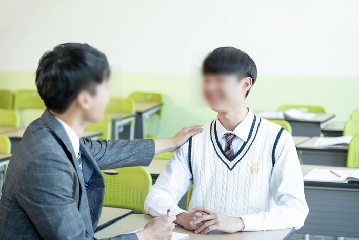 남학생 목욕탕 데려가 성추행한 男교사 수사 시작되자, 피해자 ‘40명’으로 늘어나