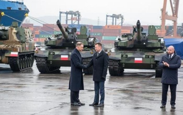 10조원 주고 구매한 K2·K9 총알 배송으로 오자 버선발로 마중 나간 폴란드 대통령