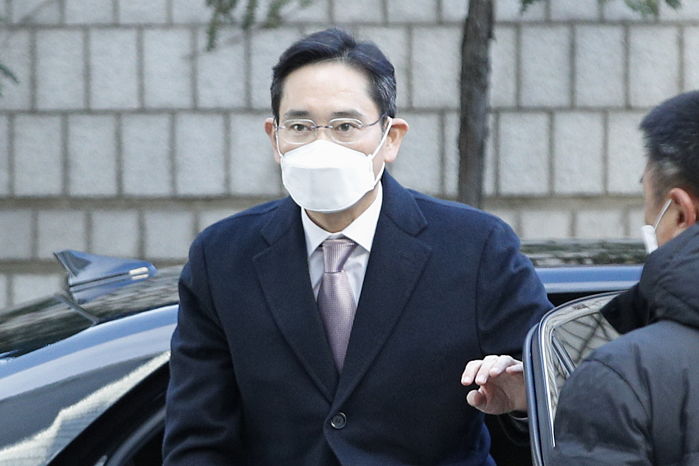 자산 13조원 이재용 회장이 평소 아껴 신는다는 신발의 검소한(?) 가격