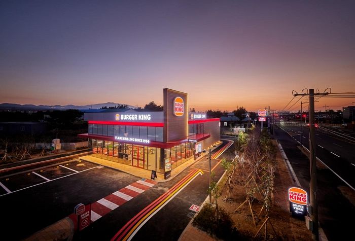 더 많은 고객들과의 오프라인 점점 확대 위해 올해 44개 신규 매장 오픈한 버거킹