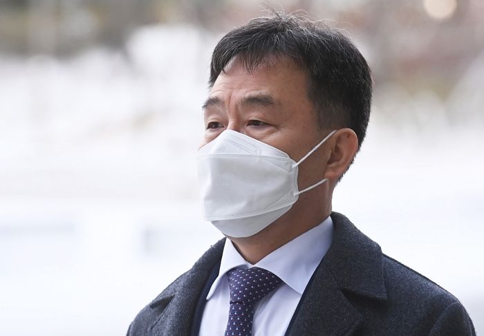 김만배 압박해 100억 받아낸 대장동 일당, ‘전 경기지사 동생’ 빌딩 샀다