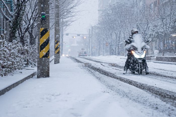 서울 신림동서 넘어진 오토바이 돕던 40대 남자 배우가 ‘벌금’ 내게 생긴 이유