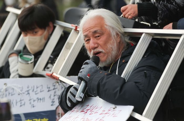 전장연, 오세훈 시장의 ‘휴전 제안’ 수용...“출근길 지하철 시위 잠정 중단”