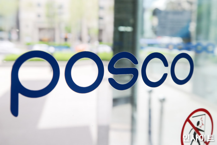 노동자 70%가 찬성하는데도 포스코 노조가 ‘민노총 탈퇴’ 못하게 생긴 이유