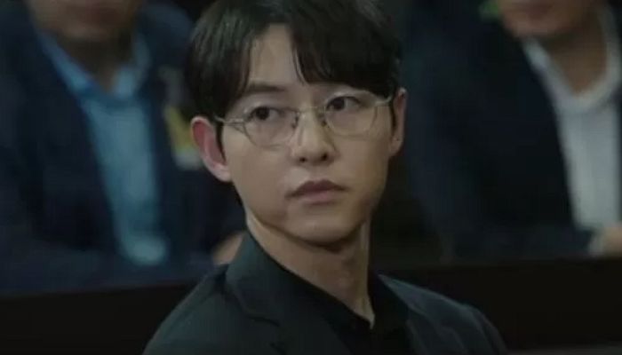 충격 결말에 “제발 드라마처럼 하지 말아 달라” 댓글 폭발하고 있는 ‘재벌집’ 웹툰 상황