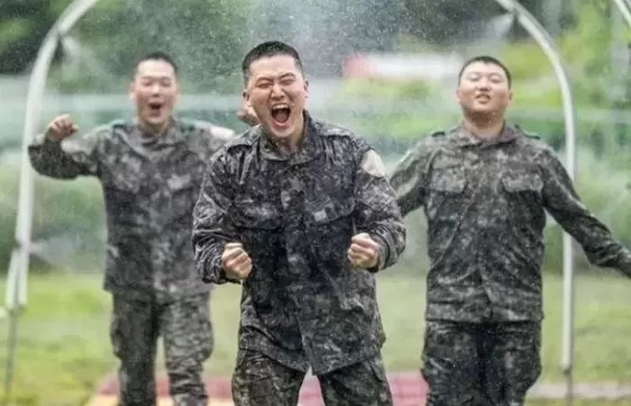 내년에 껑충 오른다는 군인 월급...“그래도 더 줘라vs이 정도면 충분해”