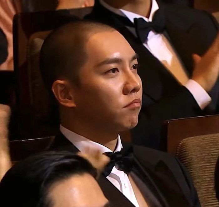 ‘올해 활동 계획’ 질문에...이승기 “작품도 있고, ‘다툼 계획’도 있는데..”