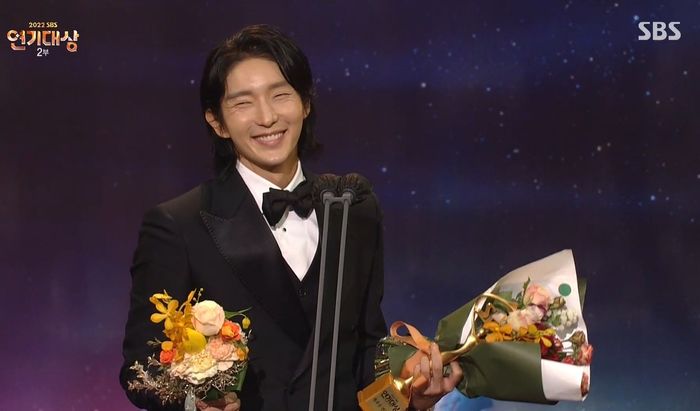 “이준기 씨 죄송한데..” 연기대상서 나온 ‘돌발 상황’에 신동엽이 다급하게 보인 행동