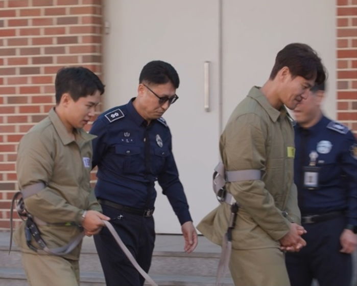 포승줄에 꽁꽁 묶여 연행되더니 마약 추궁까지 받은 김종국...무슨 일이? (예고편 영상)