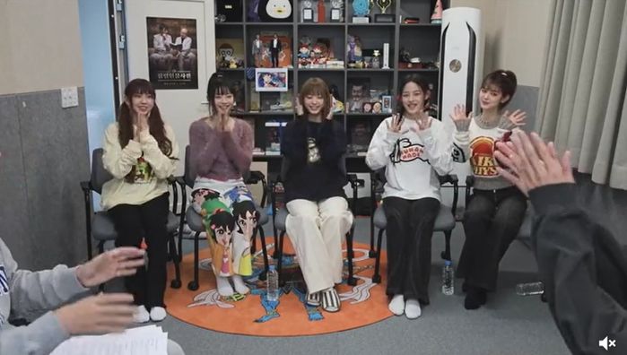 뉴진스가 침착맨 방송 출연하자...‘선 넘는 악플’ 쏟아낸 여초 커뮤 회원들