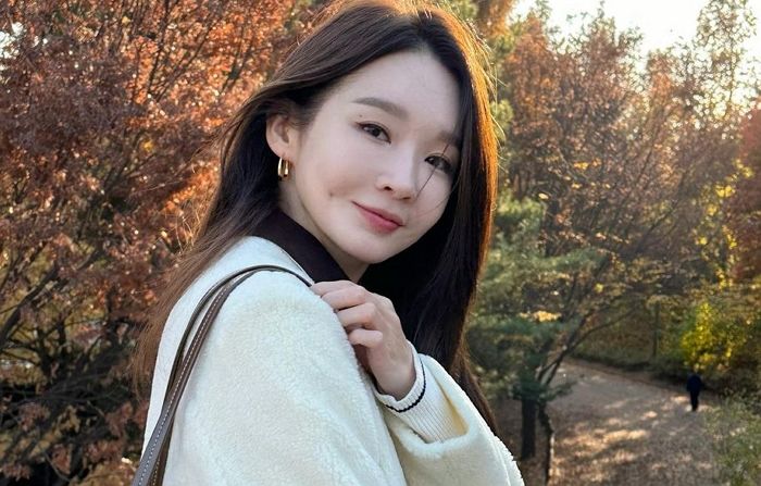 ‘열정페이’ 논란에 재조명되는 강민경 쇼핑몰 웹디자이너 공고...“이것도 실수냐”