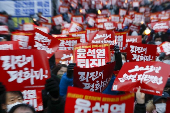 최악의 미세먼지에도 숭례문에 1만 인파 모여 윤석열 퇴진 집회