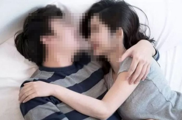 “유부녀 만나고 있는데 남편이랑 부부관계 안 하던 사람이니 괜찮은 거겠죠?”