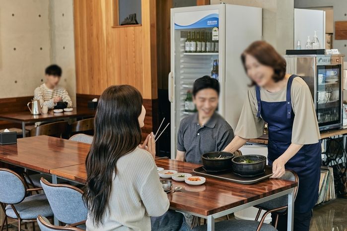 “여자들은 무조건 국물 남긴다며 ‘여자 국밥’ 주는 국밥집...저만 기분 나쁜가요?”