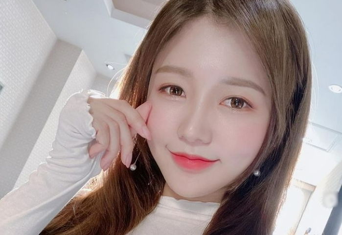 글래머 BJ 감동란이 유료 구독하는 팬들 위해 선보인 ‘19금 누드 초밥’