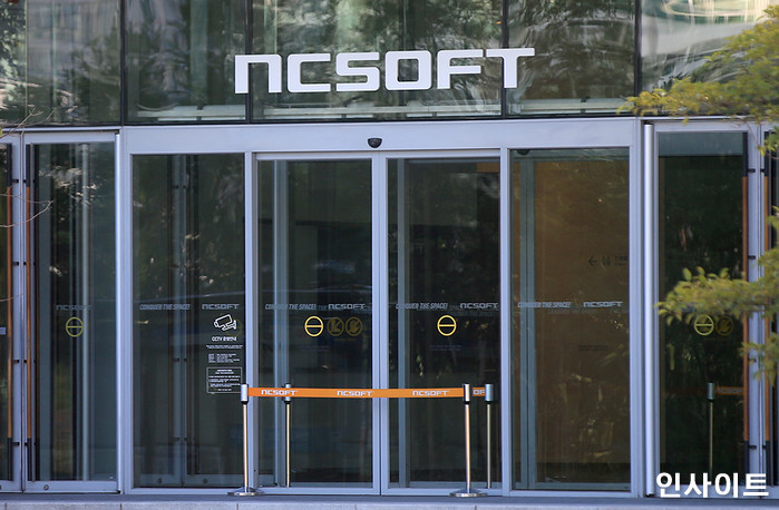 ‘콜라 성애자’ 위해 200원짜리 콜라 자판기 설치한 NC소프트 택진이형