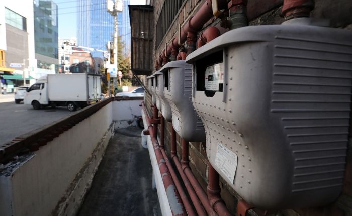 난방비 폭탄에 영하 15도로 내려갔는데도 보일러 ‘외출 모드’로 버티는 자취생들