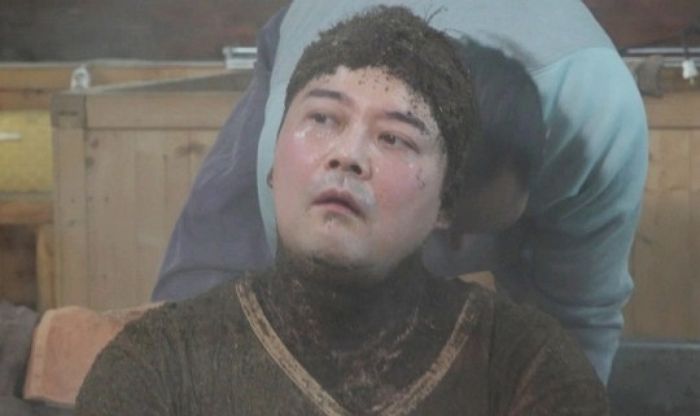 ‘팜유라인’ 대장 전현무, 독소 빼려 찜질방서 ‘진흙 다이브’...처참 비주얼로 꿀잼 예고