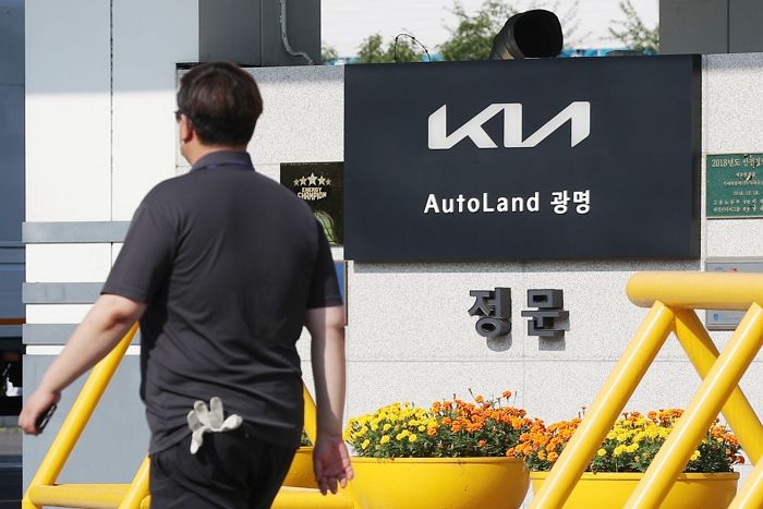 기아 노조 “지난해 최대 성과 거뒀으니 ‘퇴직자 해외여행’ 보내달라”