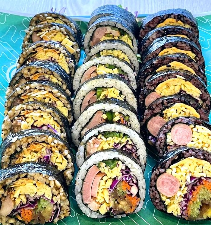 “성수동에 원하는 재료 쏙쏙 넣을 수 있는 ‘써브웨이st’ 김밥집 생겼다”