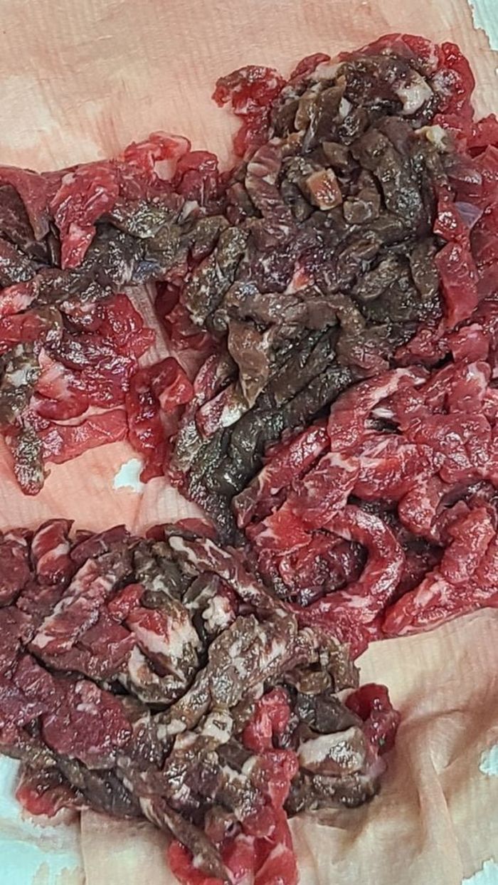 ‘핫딜’ 뜬 육회 배송시켜 먹었다가 죽을 뻔했습니다 (+육회 상태)