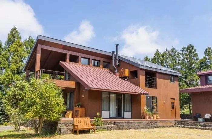 제주도 여행 필수 코스로 떠오른 ‘효리네 민박’ 이효리♥이상순 집 근황