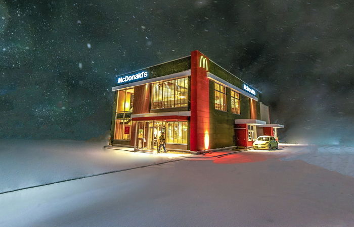 “매끼 햄버거 먹으면서 홀로 1년 버티면 보상금 10억, 가능 vs 불가능”...반응은 한쪽으로 쏠렸다