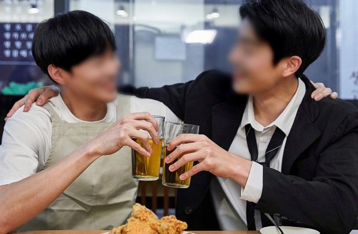 헤어진 친구 위로해주려 여행 당일 파토낸 ‘친구 러버’ 남친, 이해해야 할까요?