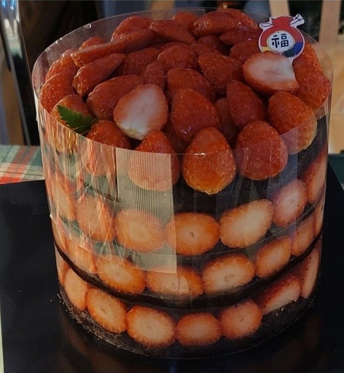 딸기 케이크 제대로 만들려고 딸기 농장을 통째로 인수한 ‘성심당’ 클라쓰