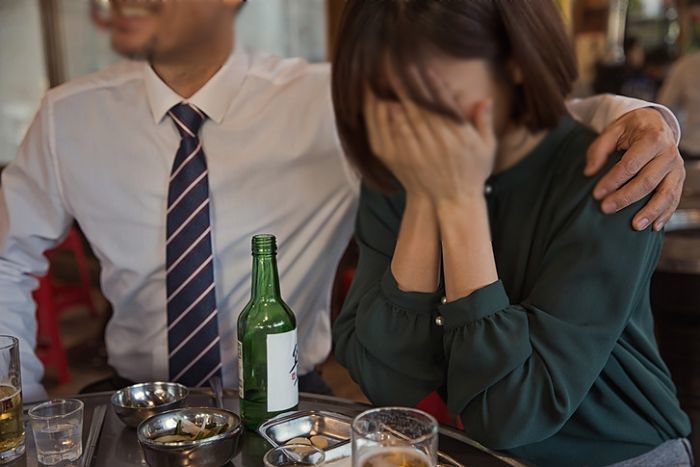 여직원에게 “시간당 3만 원 줄 테니 밤에 술친구 해달라”고 제안한 회사 사장님