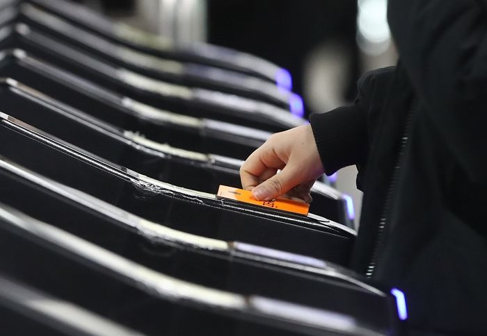 서울시, 지하철·버스 요금 인상 하반기로 연기