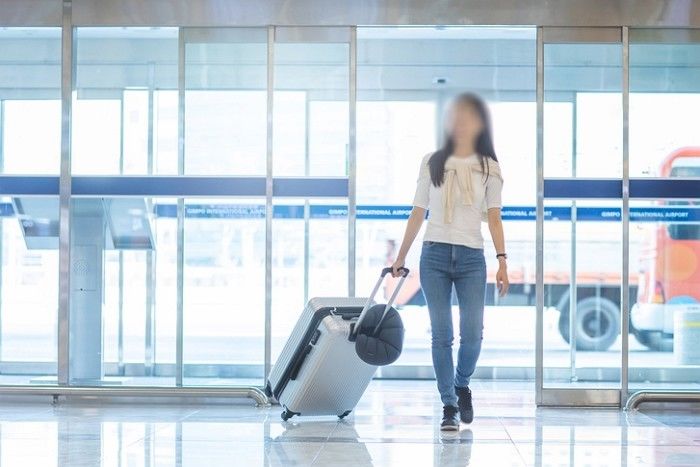 한국 MZ 여성 2명 중 1명 “해외서 살고 싶다”...남성은 뜻밖의 반응 보였다