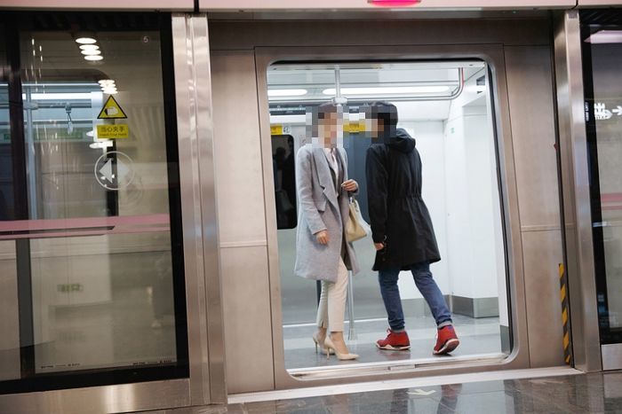 지하철에서 어깨빵 일어나자 상대 남성 성추행으로 고소했던 20대 여자의 최후