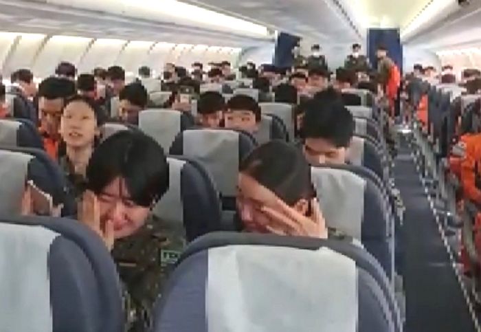 귀국 비행기서 튀르키예인들의 ‘한국어 방송’에 대한민국 구호대가 오열한 이유 (+영상)